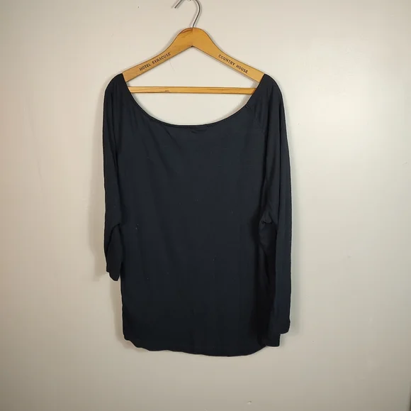 Torrid 4 Black Off The Shoulder Top - Picture 9 of 11